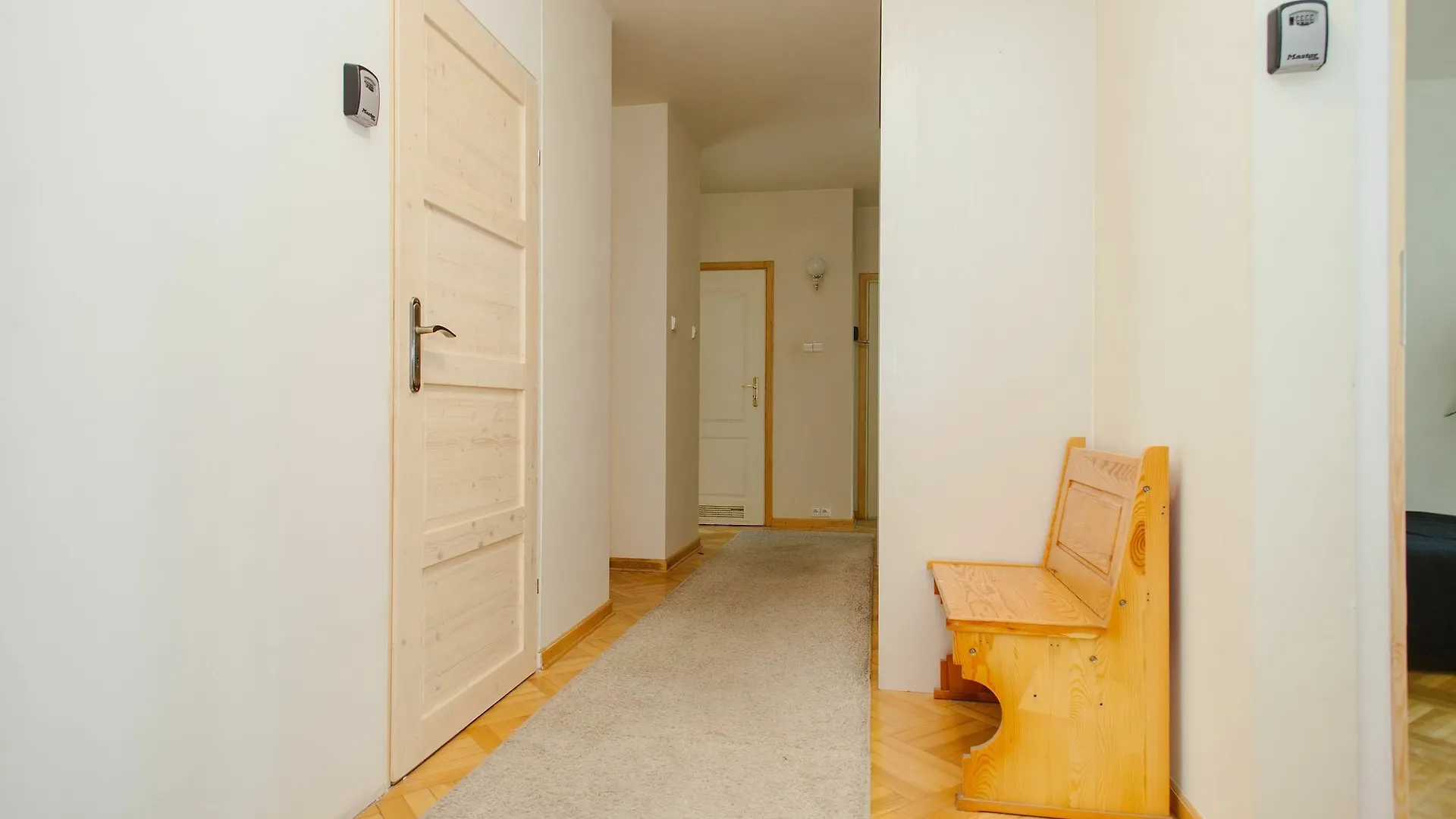 Lucka Rooms - My Sweet Lord Warsaw Apartment