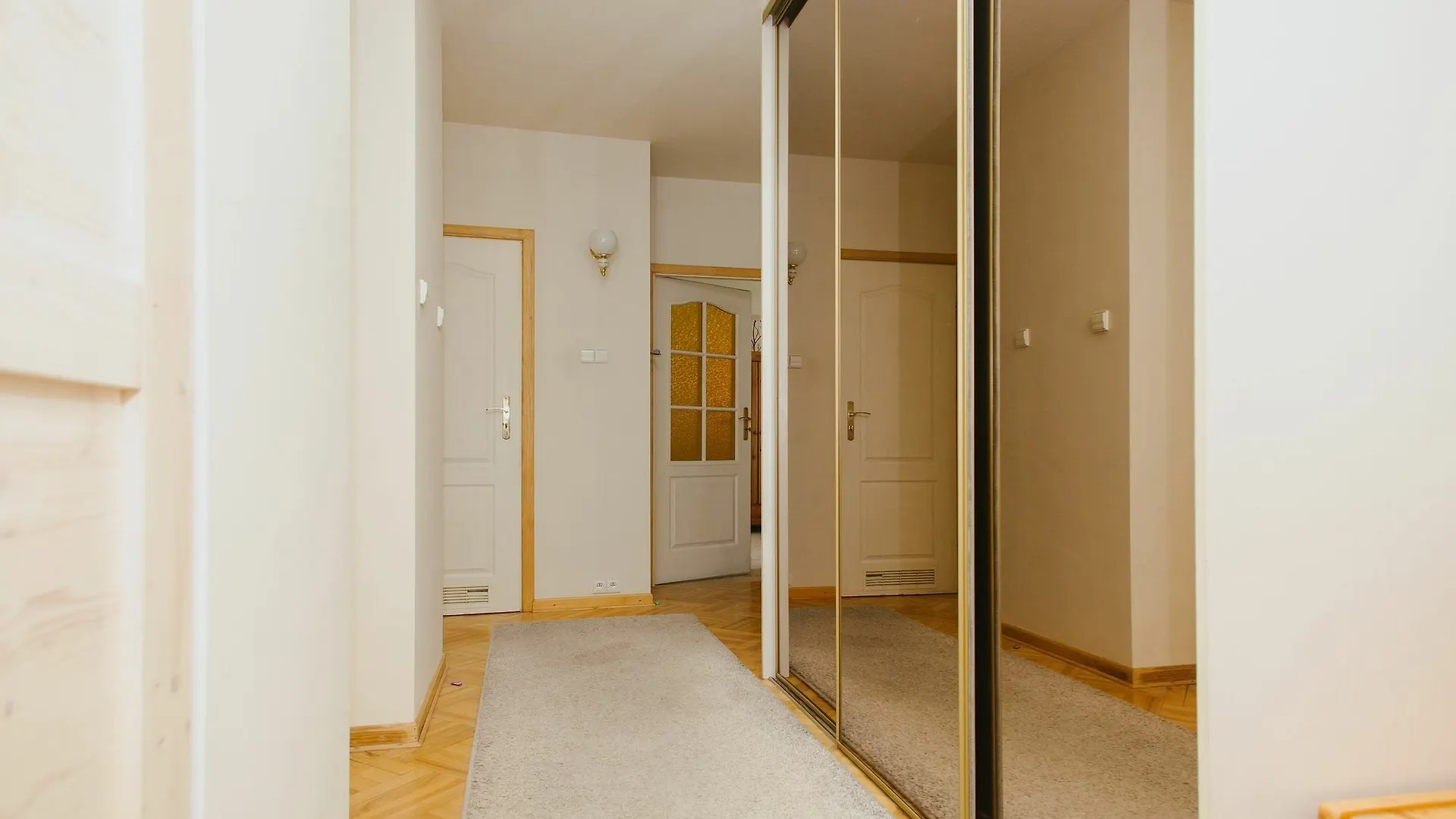 Lucka Rooms - My Sweet Lord Warsaw 0*,